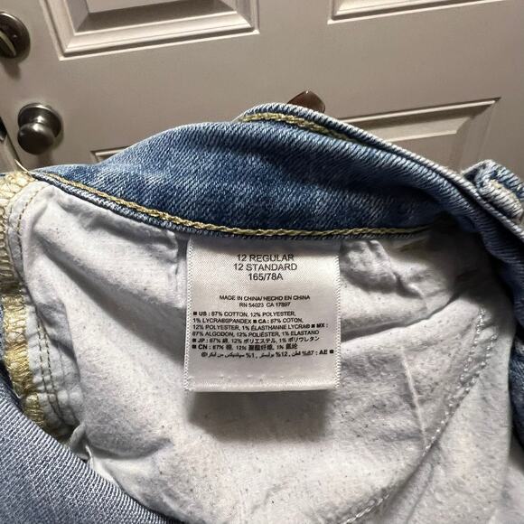 Old Navy Bermuda Shorts Blue Denim Jeans Cotton Mid-Rise Medium Wash Sz 12R - Picture 6 of 6